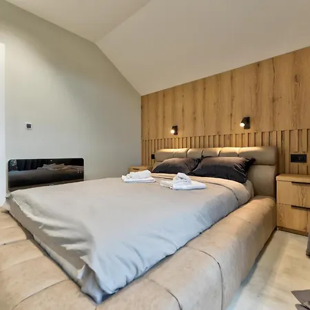 Montanova Apartment