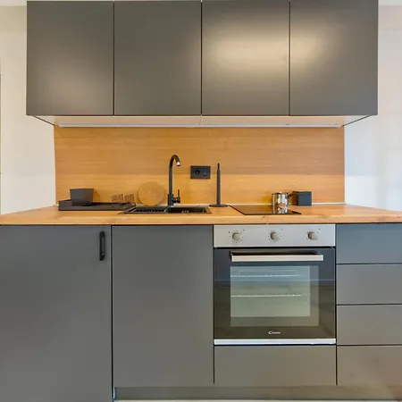 Montanova 즐라티보