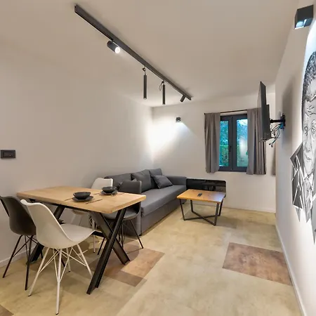 Montanova Apartment