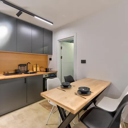 Montanova 아파트 *