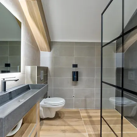 Montanova * 즐라티보