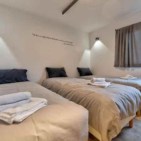 Montanova * 즐라티보