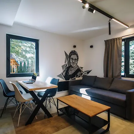 Montanova Apartment *